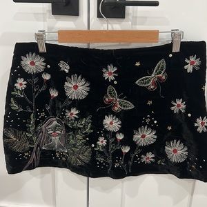 Zara woman - velvet embroidered mini skirt